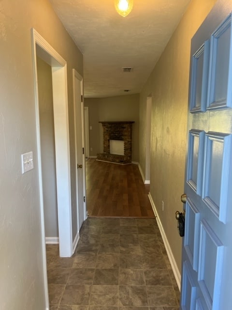 Building Photo - Live Oak Dr. / MDM Properties 1 LLC