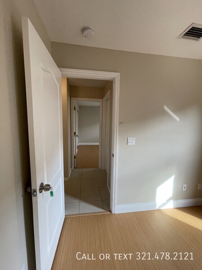 Building Photo - 611 Americana Blvd NE