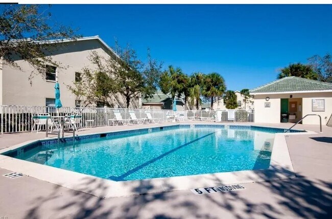 Building Photo - 4935 Sandra Bay Dr