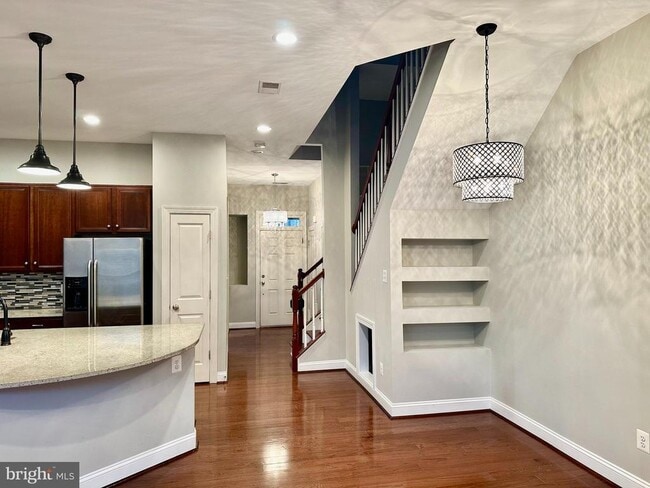 Building Photo - 9032 Ribbon Falls Loop