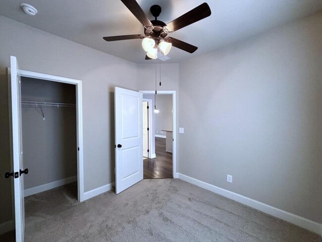 Building Photo - 601 Parkview Ct