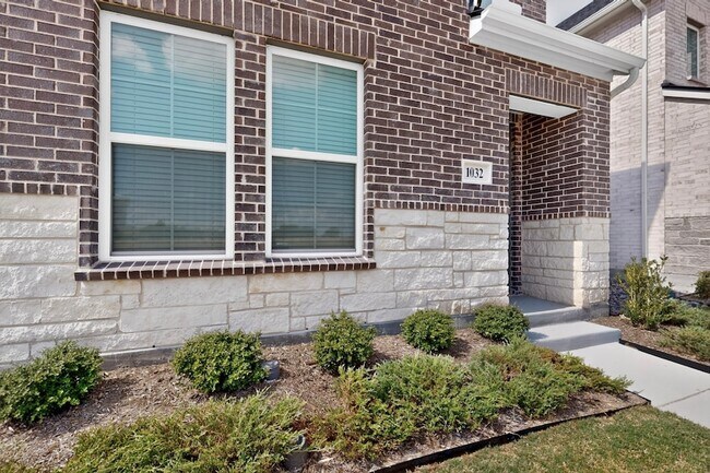 Building Photo - 1032 Bristleleaf Wy