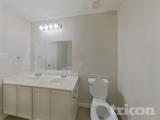 Building Photo - 12501 Shine Ave