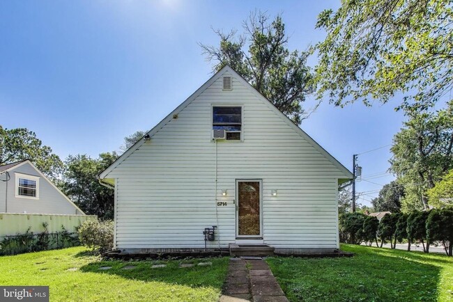 Building Photo - 5714 Ridgway Ave