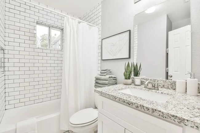 Building Photo - 1212 Hamblen St