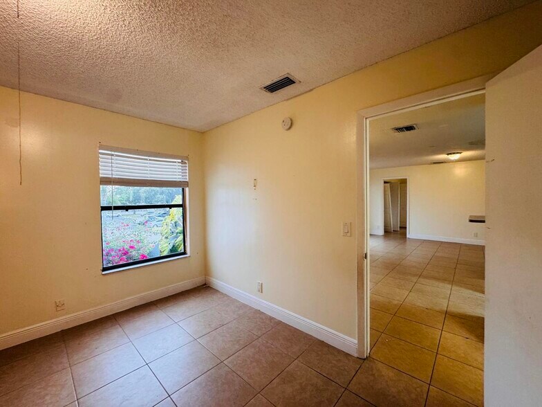 Building Photo - 7 Crossings Cir