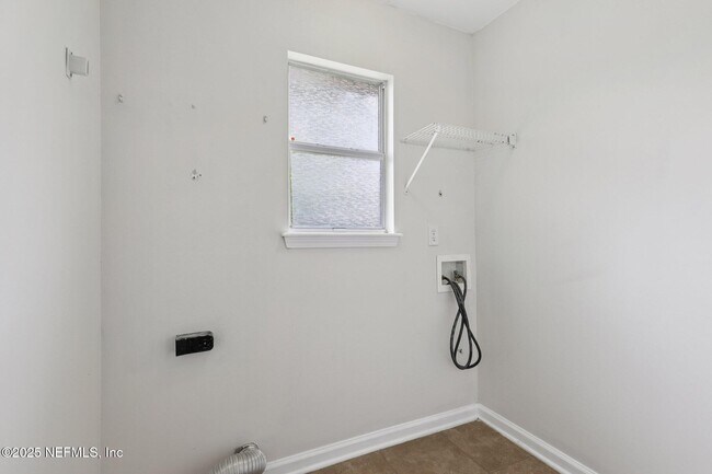 Building Photo - 2688 Glenhaven Dr