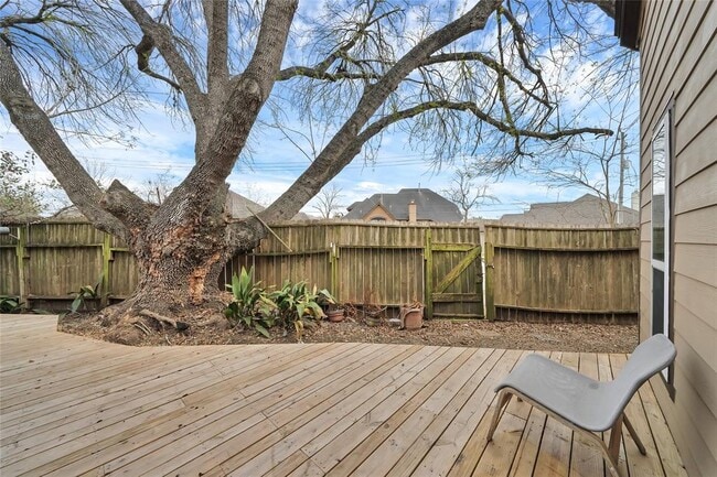 Building Photo - 803 Chateau Pl