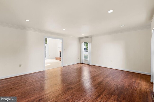 Building Photo - 1130 20th St S