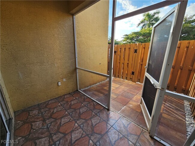 Building Photo - 4104 Bellasol Cir