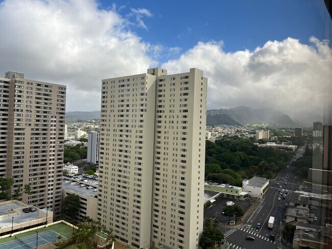 Building Photo - 1255 Nuuanu Ave