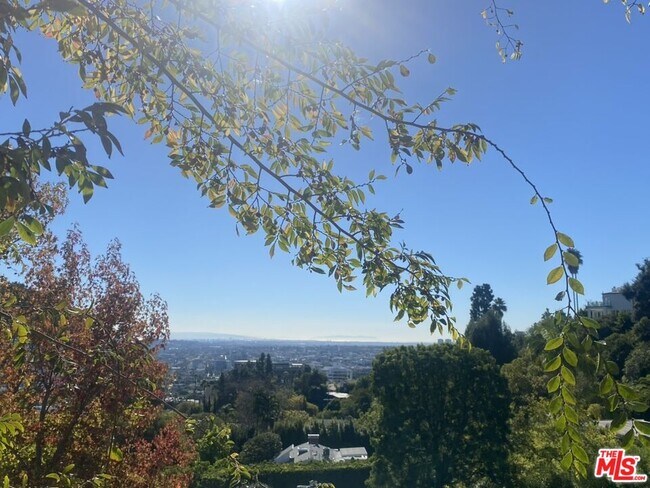 Building Photo - 1365 N Wetherly Dr