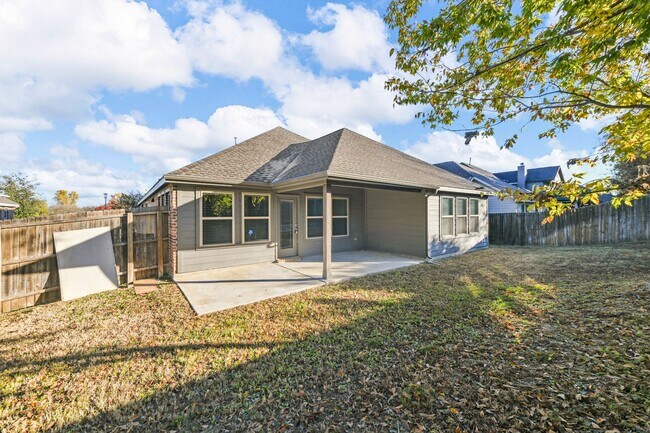 Building Photo - Charming 1-Story 4 Bedroom 2 Bathroom in L...