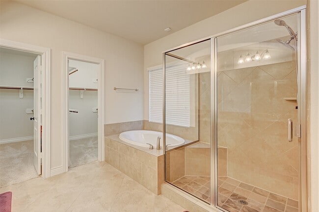 Building Photo - 4006 Misty Waters Ln