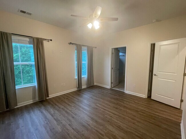 Building Photo - Beautiful home in Clearfield Oaks