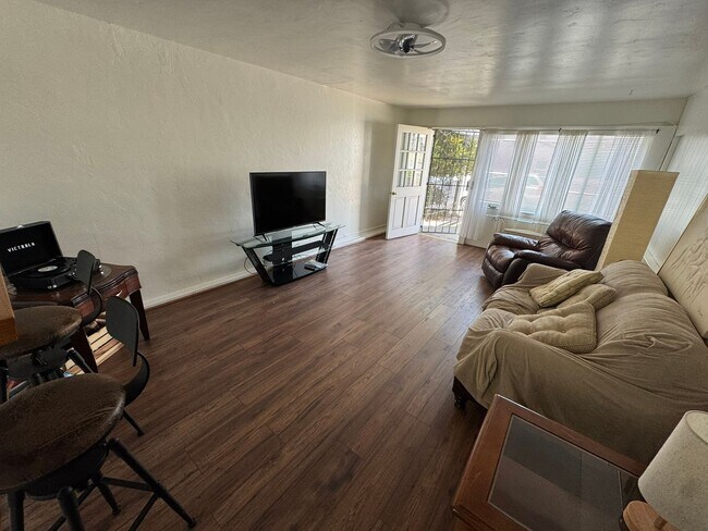 Building Photo - La Mesa Blvd