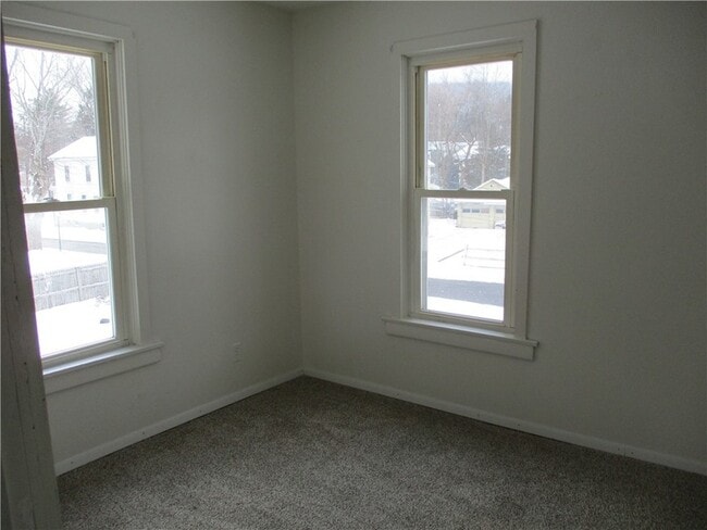 Building Photo - 15 Rowley Ave