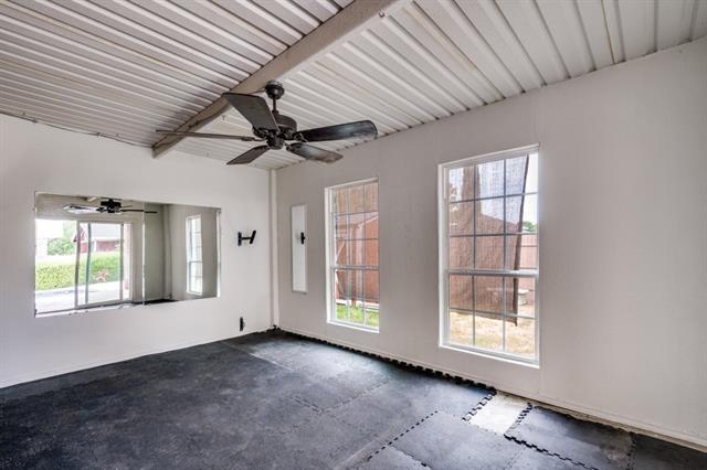 Building Photo - 1108 Grand Central Pkwy
