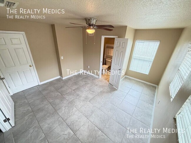 Building Photo - 2411 Grasmere View Pkwy N