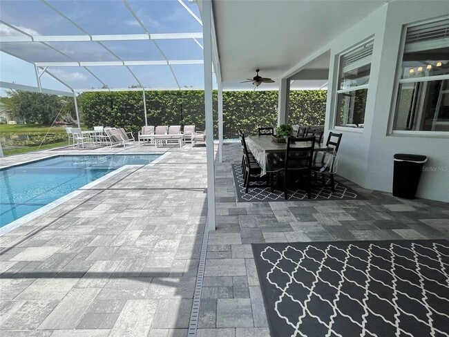 Building Photo - 5338 Los Palma Vista Dr