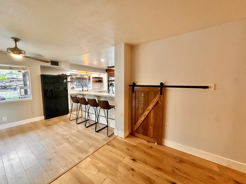 Building Photo - 23257 Joaquin Ridge Dr