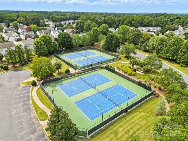 Building Photo - 2029 Chinabrook Ct