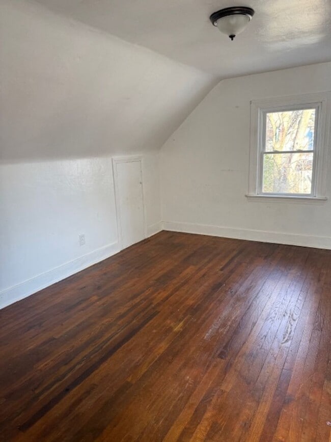 Building Photo - Make this your home 4Bedroom 2 bath home with one car garage $1530 per month