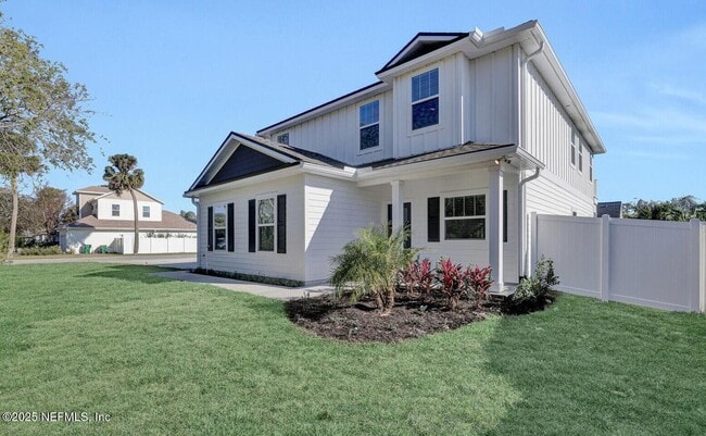 Building Photo - 1328 6th Ave N