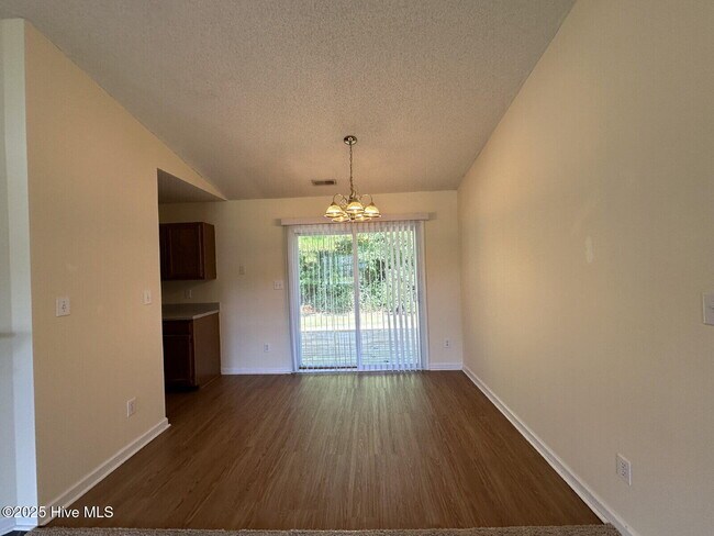 Building Photo - 125 Glenwood Dr