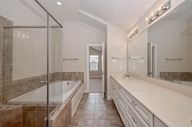 Building Photo - 2710 Hullsmith Dr