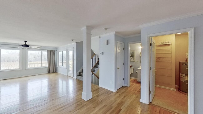 Building Photo - 690 Riverfront Dr