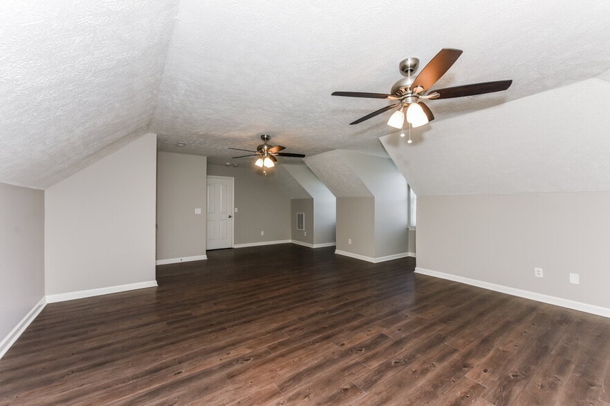 Building Photo - 2642 Weatherford St