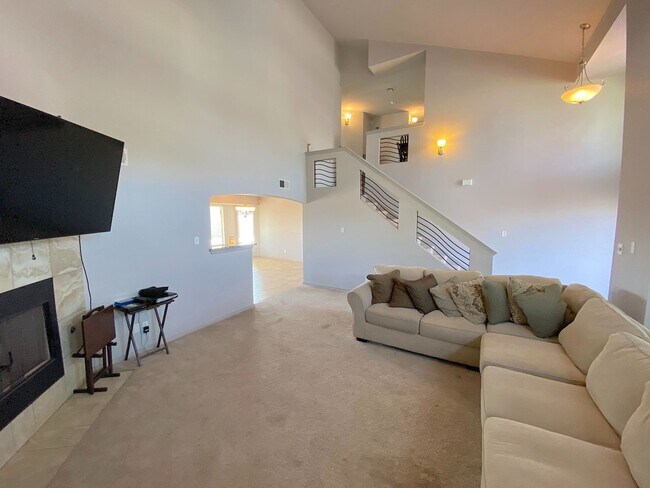 Building Photo - Northeast El Paso/Sandstone Ranch Estates 4 Bed Refrig A/C in Cul De Sac!