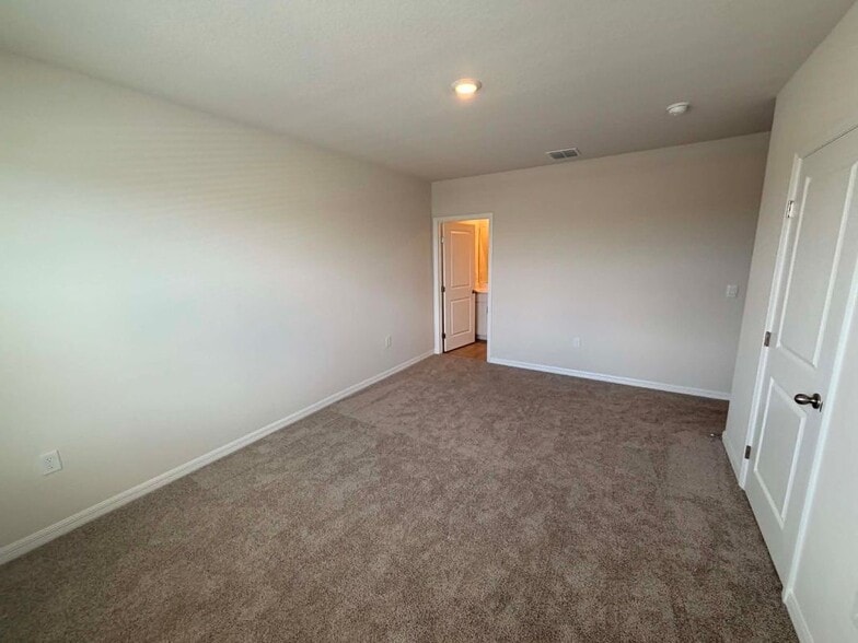 Building Photo - 18524 Buckskin Dr