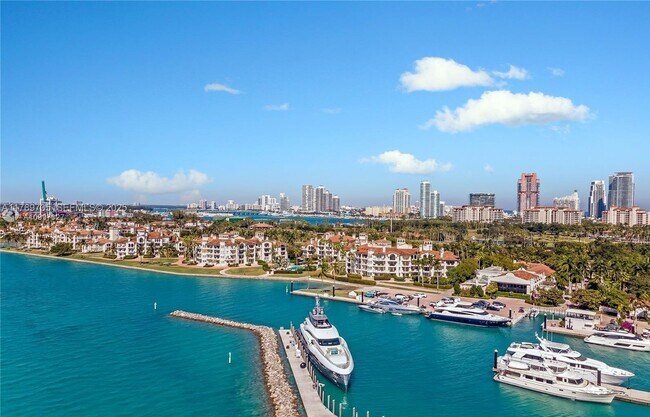 Building Photo - 19237 Fisher Island Dr