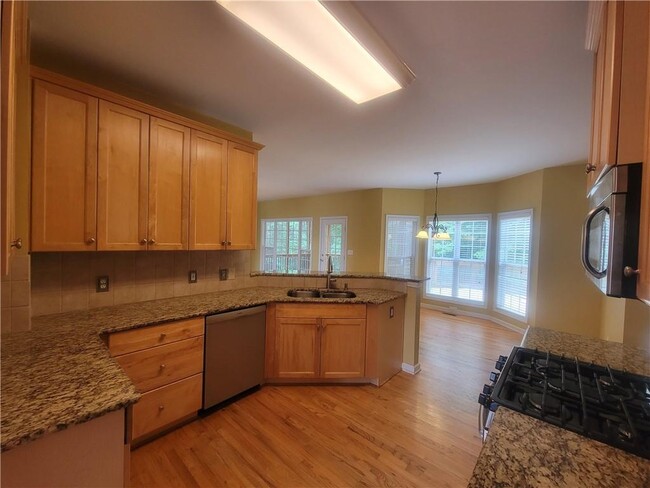 Building Photo - 5555 Holly Springs Dr