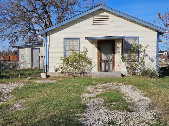 Building Photo - 501 Burnet St