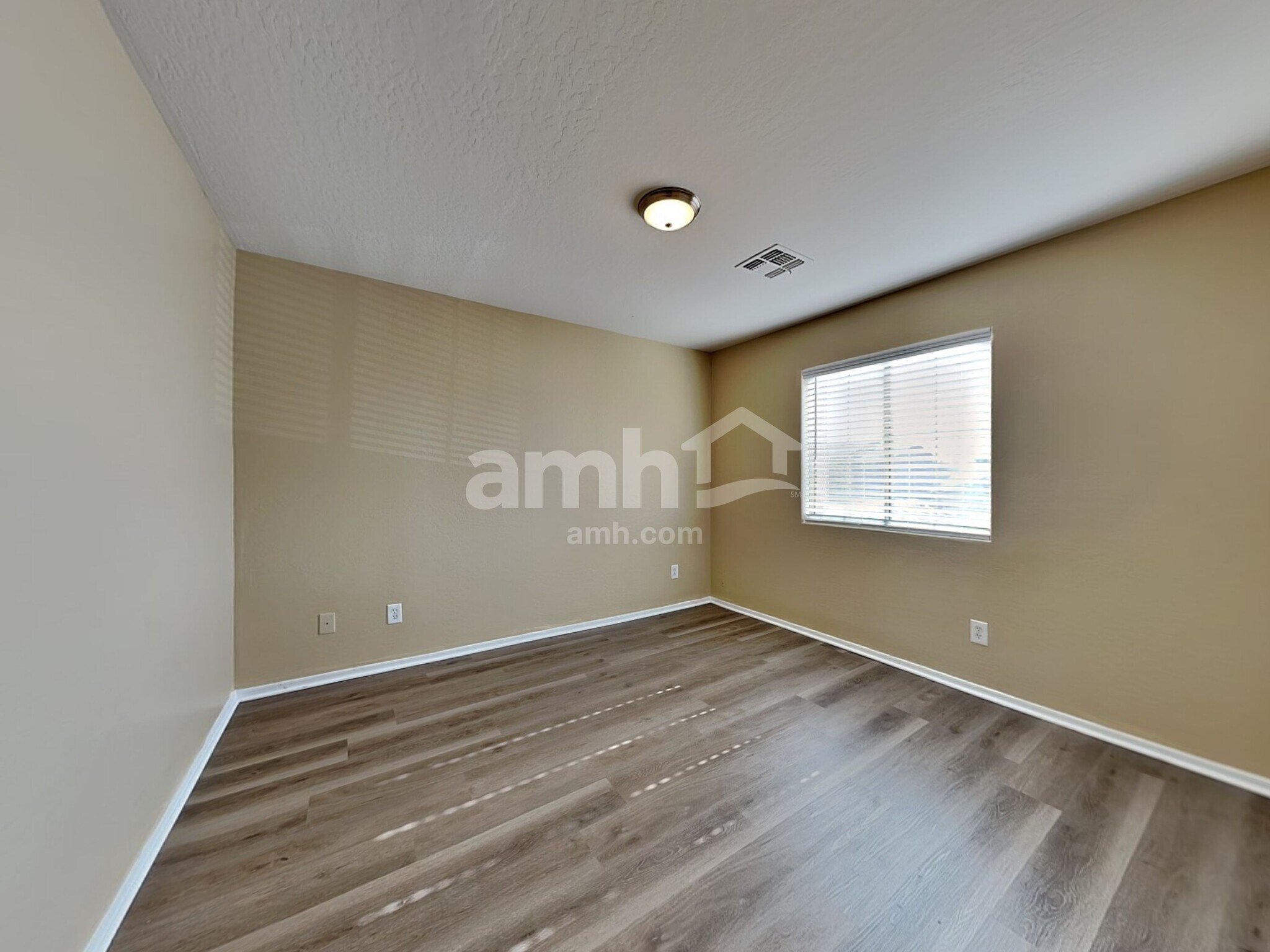 Building Photo - 10006 W Miami St