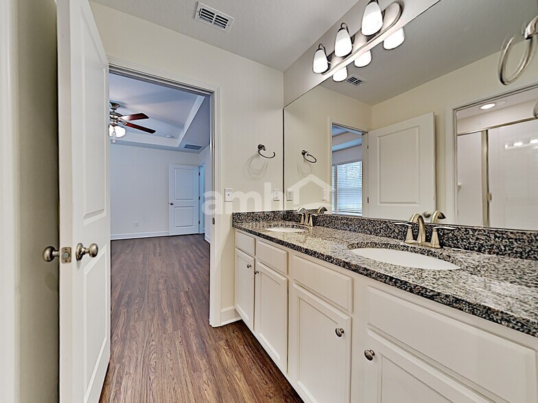 Building Photo - 10323 Marsh Edge Ct