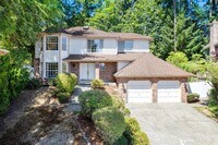 Building Photo - 4 bedroom in Bellevue WA 98008
