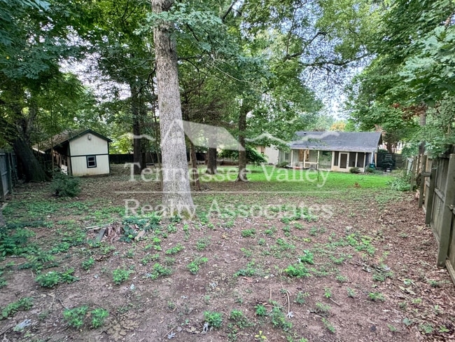 Building Photo - 1622 Colonade Rd