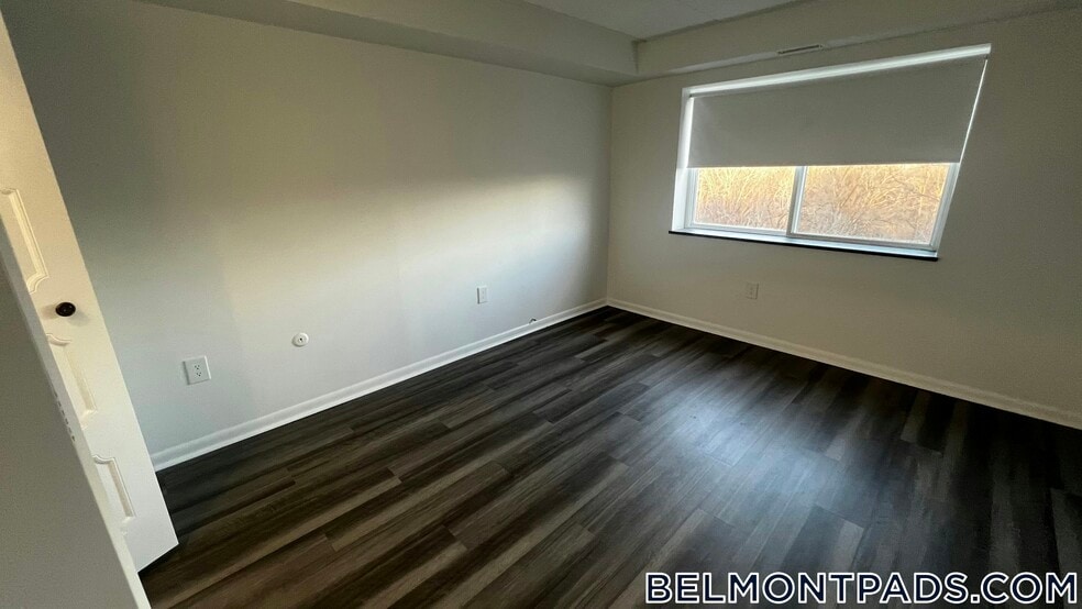 Building Photo - 55 Hill Rd