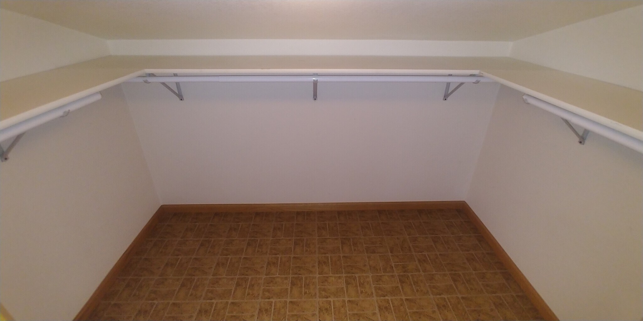 Building Photo - 7918 E 500N Rd