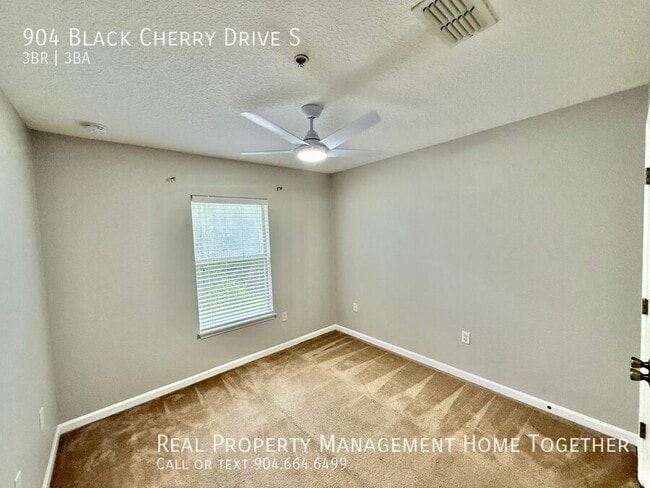 Building Photo - 904 Black Cherry Dr S