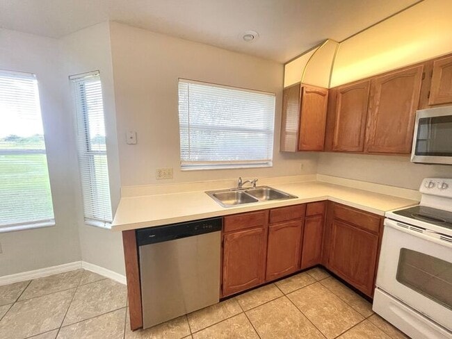 Building Photo - WEDGEFIELD GOLF COURSE VILLA