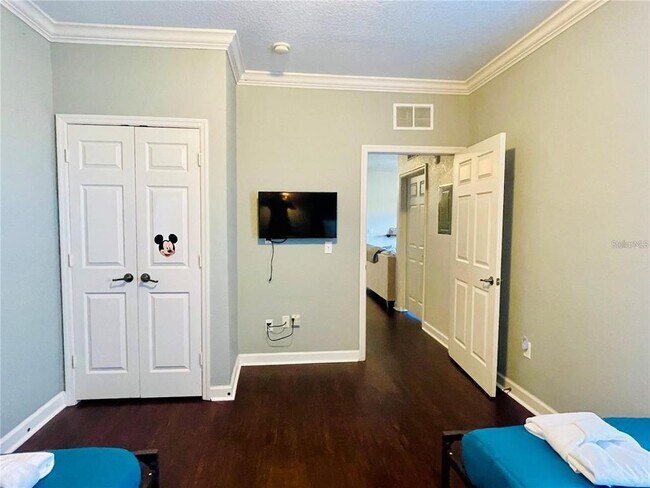 Building Photo - 8010 Tuscany Way