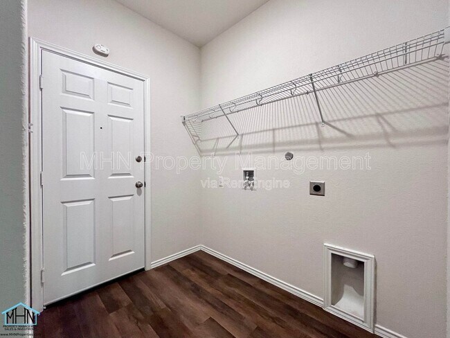 Building Photo - 4105 Paddock Trl