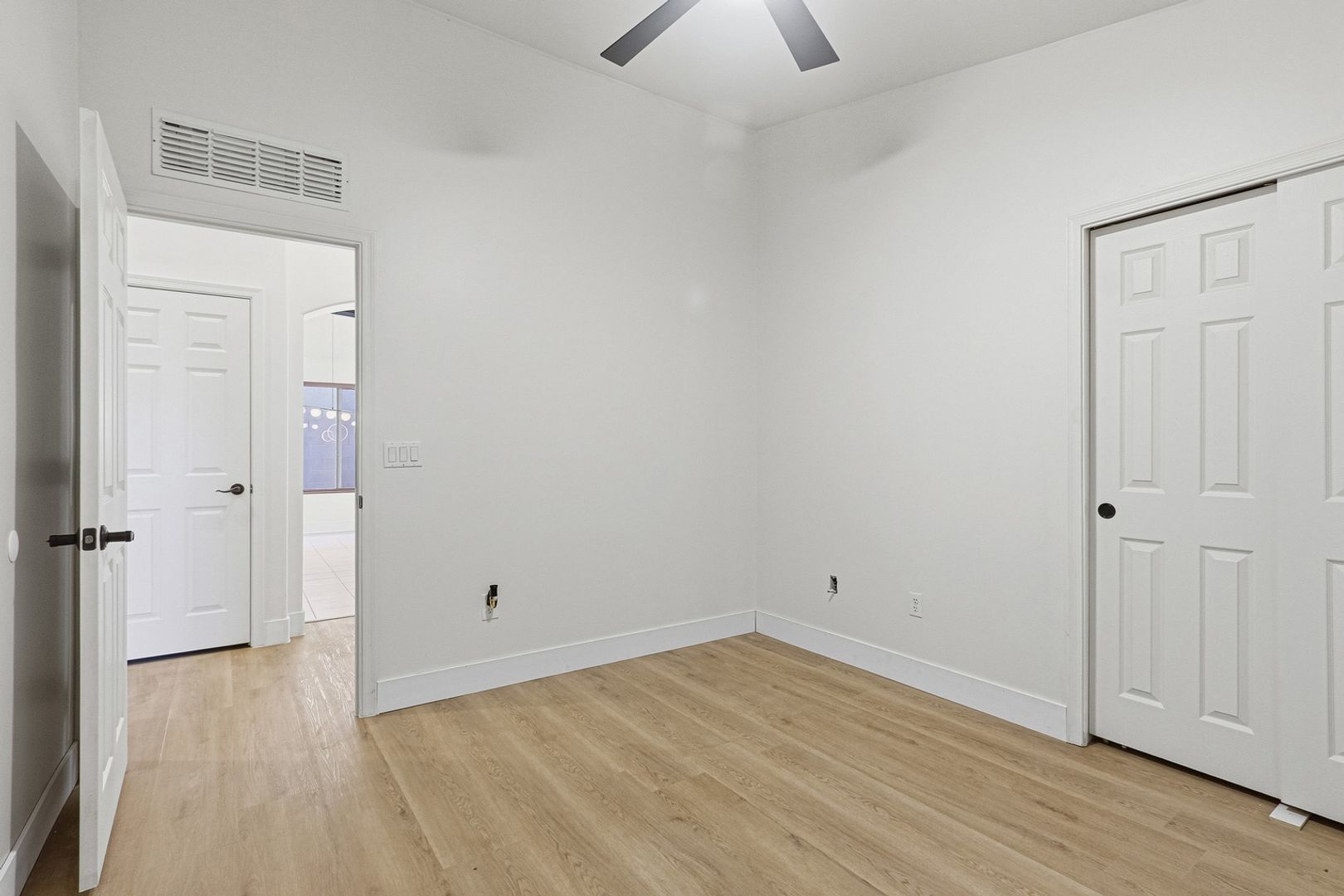 Building Photo - 114 S Beyerville Pl