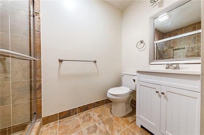 Building Photo - 4161 W Pointe Dr NW