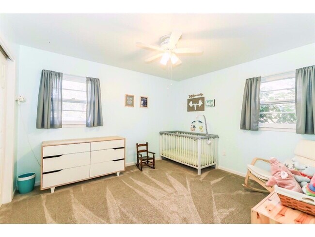 Building Photo - Beautiful Home Located Near Elementary & P...